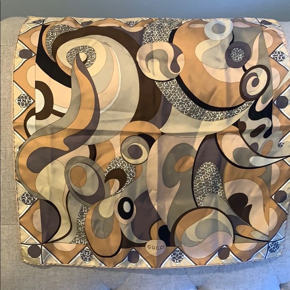Gucci silk scarf - Picture 1 of 6